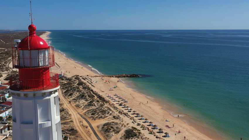 Boat Tour: 3 Islands Tour - Armona ou Praia Deserta & Culatra & Lighthouse